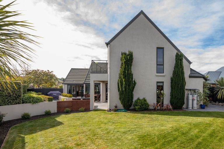 Photo of property in 16 Broadhaven Avenue, Parklands, Christchurch, 8083