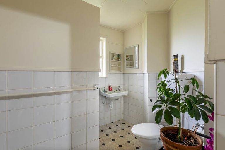 Photo of property in 265 Titirangi Road, Titirangi, Auckland, 0604