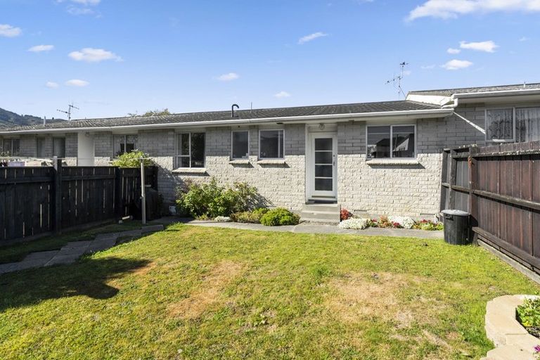 Photo of property in 186b Wellington Road, Wainuiomata, Lower Hutt, 5014