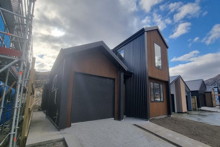 Photo of property in 16 Grain Close, Jacks Point, 9371