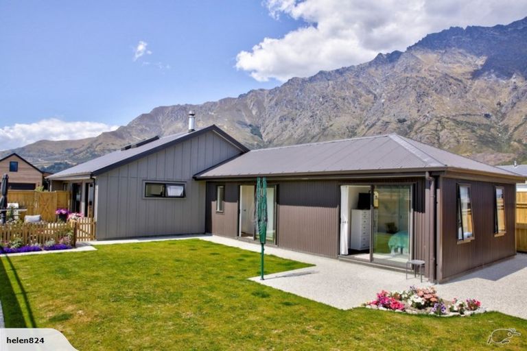 Photo of property in 39 Shepherd Road, Jacks Point, Queenstown, 9371