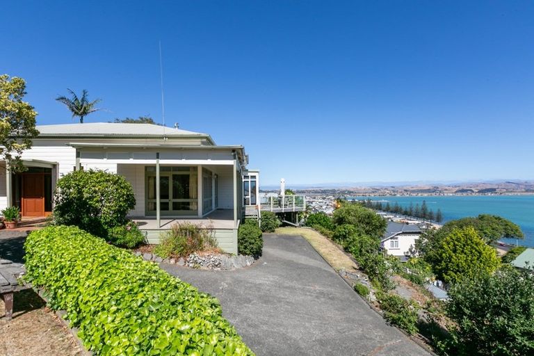 Photo of property in 27 Seapoint Road, Bluff Hill, Napier, 4110