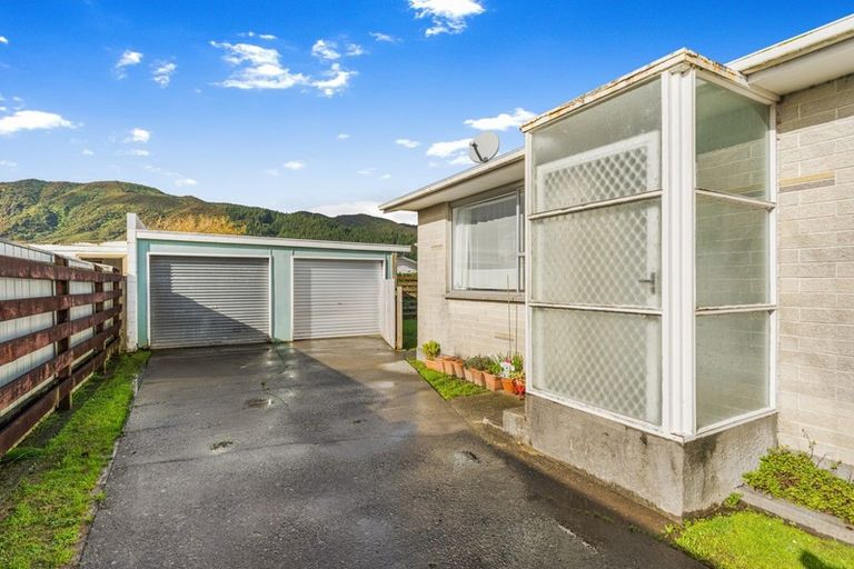 Photo of property in 256b Wellington Road, Wainuiomata, Lower Hutt, 5014