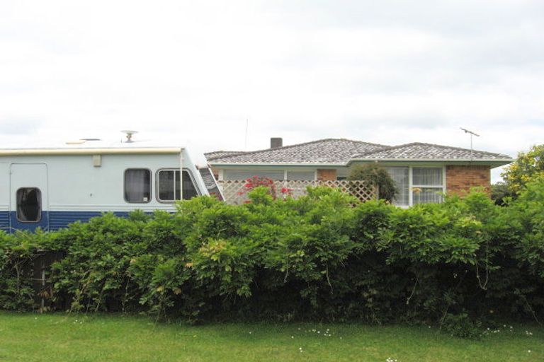 Photo of property in 18 Royal Arch Place, Rosehill, Papakura, 2113