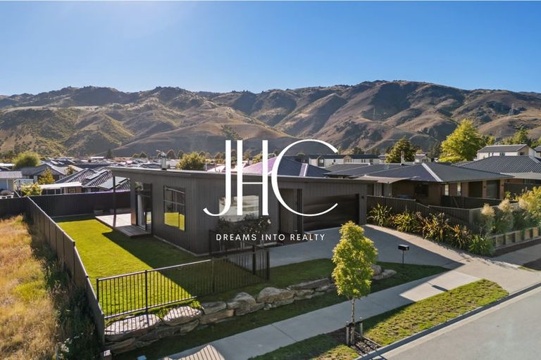 Photo of property in 7 Travertine Street, Cromwell, 9310