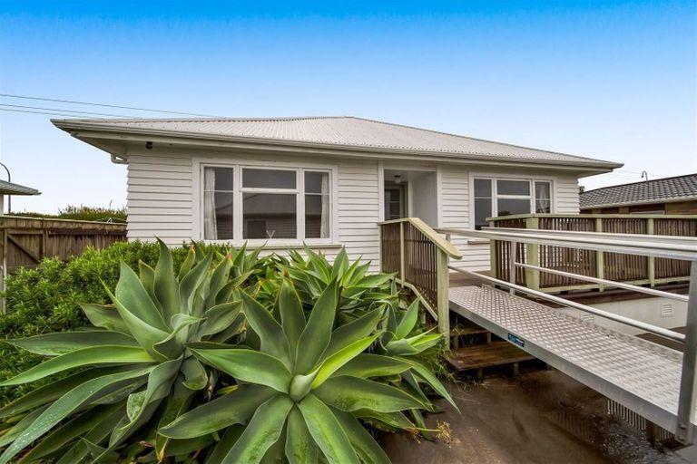 Photo of property in 2/15a Sole Avenue, Bell Block, New Plymouth, 4312