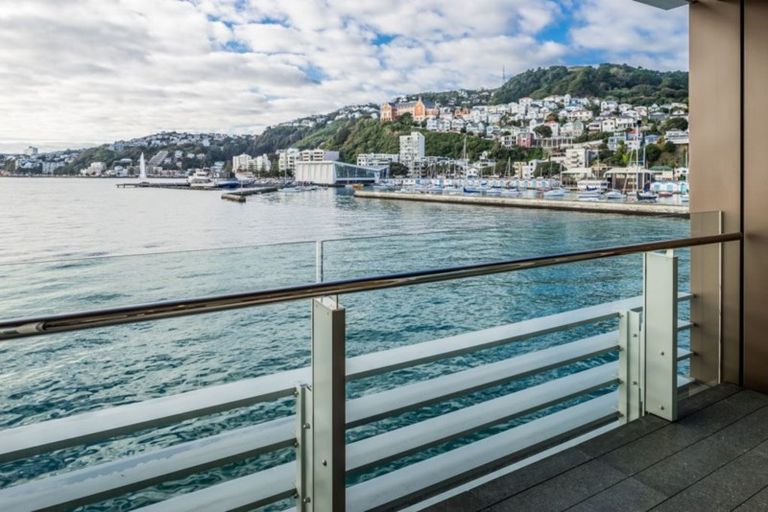 Photo of property in Clyde Quay Wharf, 1a/6 Clyde Quay Wharf, Te Aro, Wellington, 6011
