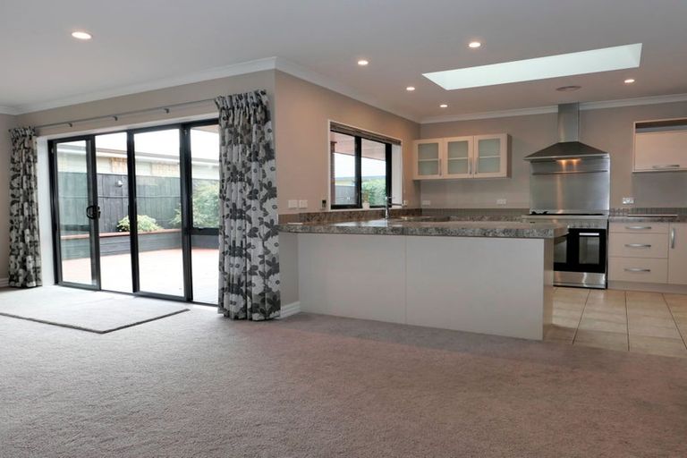 Photo of property in 6 Trusham Court, Paraparaumu, 5032