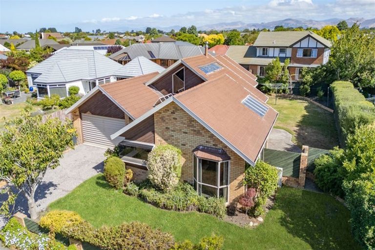 Photo of property in 9 Elmtree Close, Parklands, Christchurch, 8083
