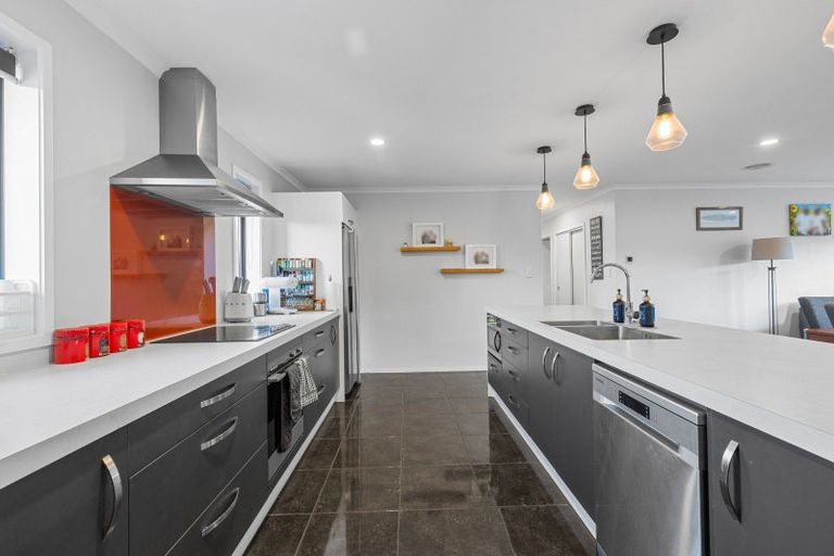 Photo of property in 17 Macdonald Heights, Feilding, 4702