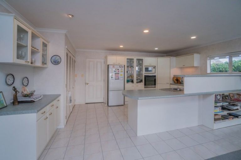 Photo of property in 50a Kiwi Esplanade, Mangere Bridge, Auckland, 2022