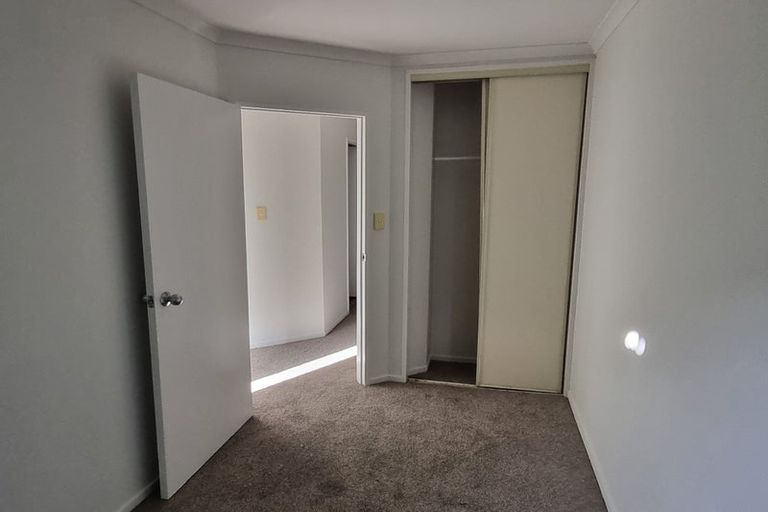 Photo of property in 12/17 Harbour View Road, Te Atatu Peninsula, Auckland, 0610
