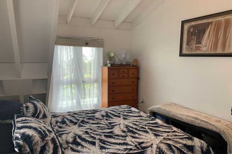 Photo of property in 1/39 Brigantine Drive, Beach Haven, Auckland, 0626