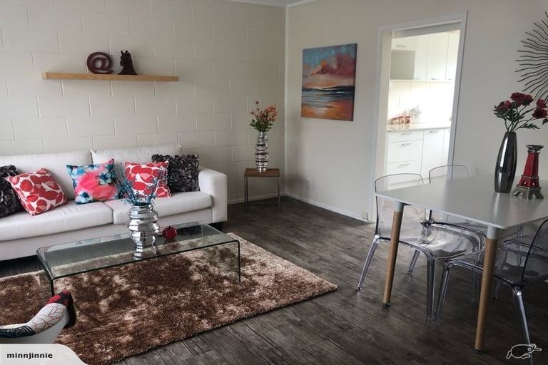 Photo of property in 1/2 Halberg Street, Glenfield, Auckland, 0629