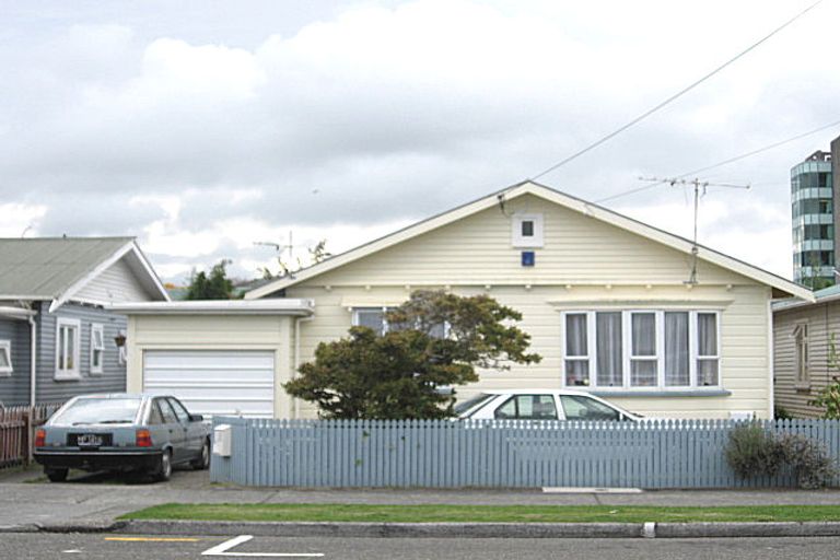 Photo of property in 25 Pilmuir Street, Hutt Central, Lower Hutt, 5010