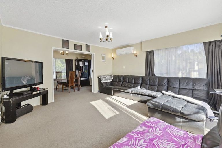 Photo of property in 16 Bacot Place, Howick, Auckland, 2014
