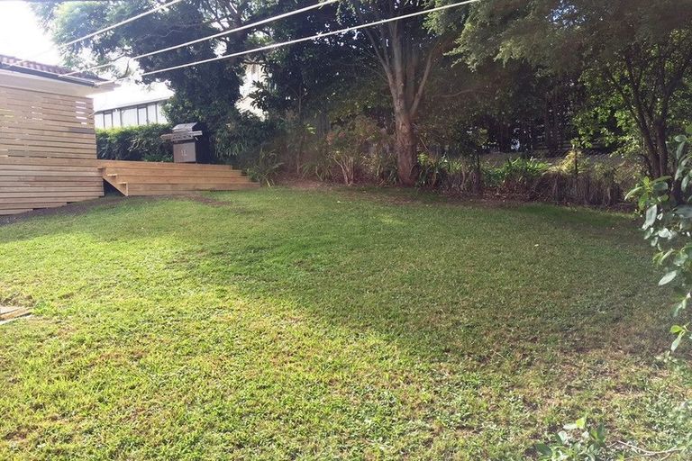 Photo of property in 2/40a Blakeborough Drive, Forrest Hill, Auckland, 0620