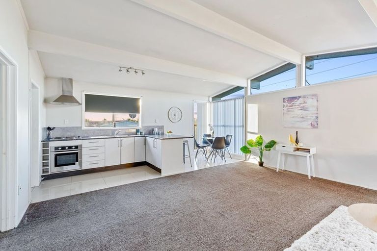 Photo of property in 35 Darnell Crescent, Clover Park, Auckland, 2019