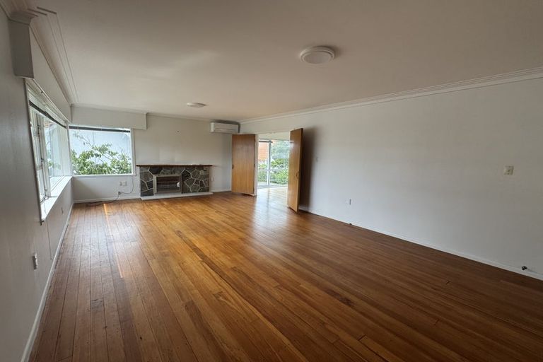 Photo of property in 216 Lake Road, Hauraki, Auckland, 0622