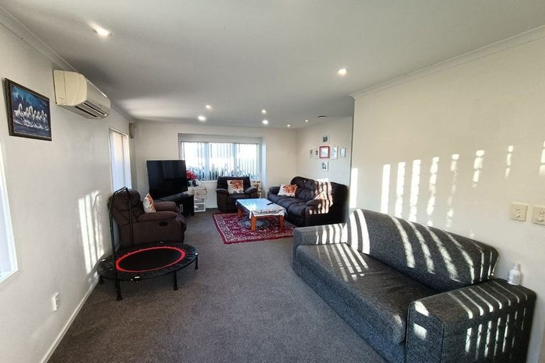 Photo of property in 30 Ranchod Terrace, Pukekohe, 2120