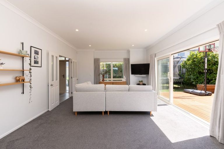 Photo of property in 51 Erlestoke Crescent, Churton Park, Wellington, 6037