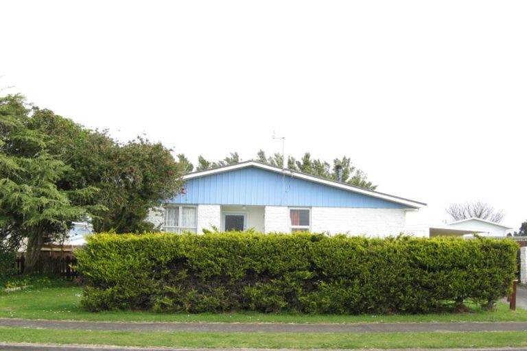 Photo of property in 35 Camellia Avenue, Bell Block, New Plymouth, 4312