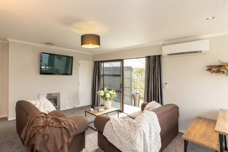 Photo of property in 17b Cecil Place, Cloverlea, Palmerston North, 4412