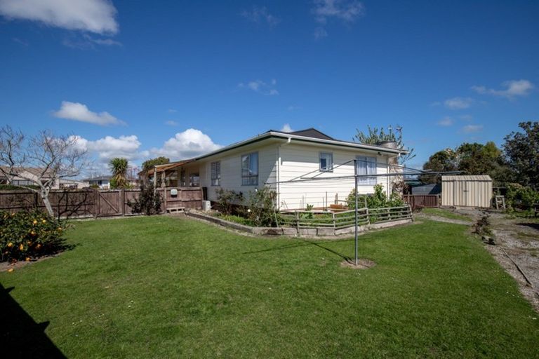 Photo of property in 30 Mahana Road, Ngatea, 3503