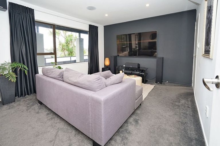 Photo of property in 10b Burn-murdoch Street, St Andrews, Hamilton, 3200