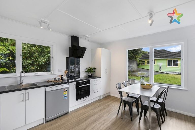 Photo of property in 165 Wellington Road, Wainuiomata, Lower Hutt, 5014