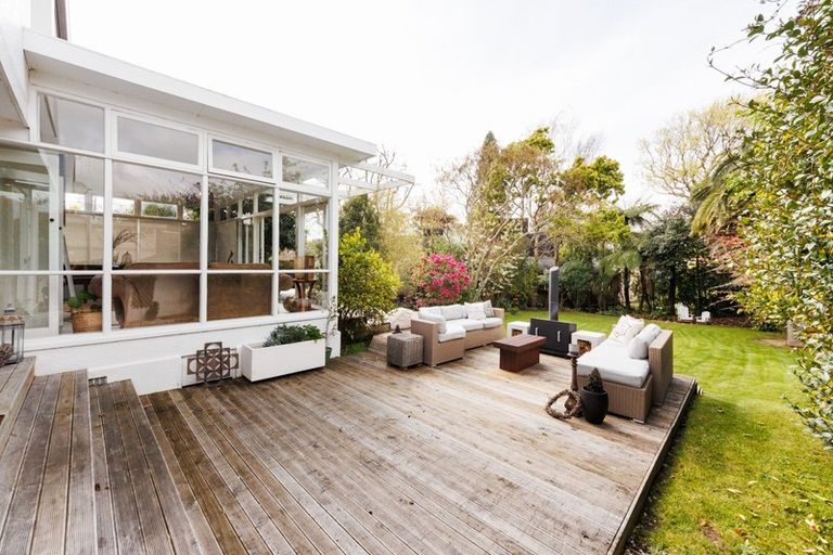 Photo of property in 73 Jickell Street, Hokowhitu, Palmerston North, 4410