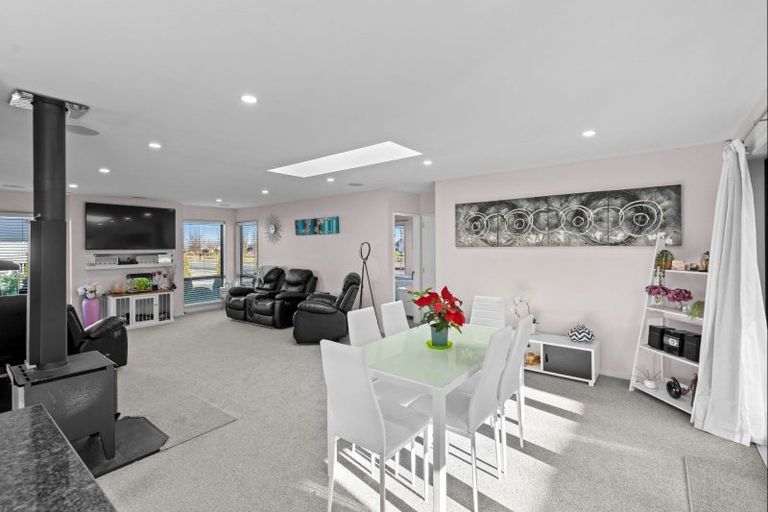 Photo of property in 27 Faringdon Boulevard, Rolleston, 7615