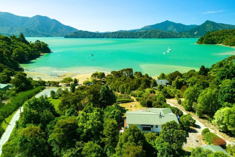 Photo of property in 32 Moetapu Bay Road, Moetapu Bay, Linkwater, 7282
