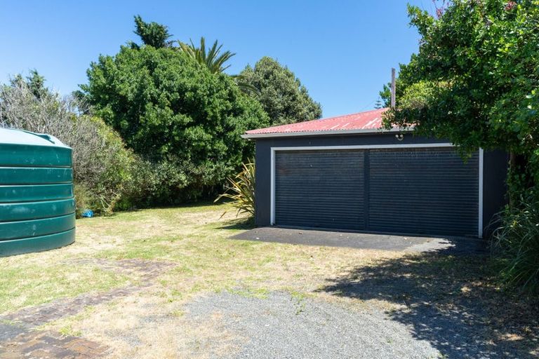 Photo of property in 141 Kahukura Avenue, Waitarere Beach, Levin, 5510