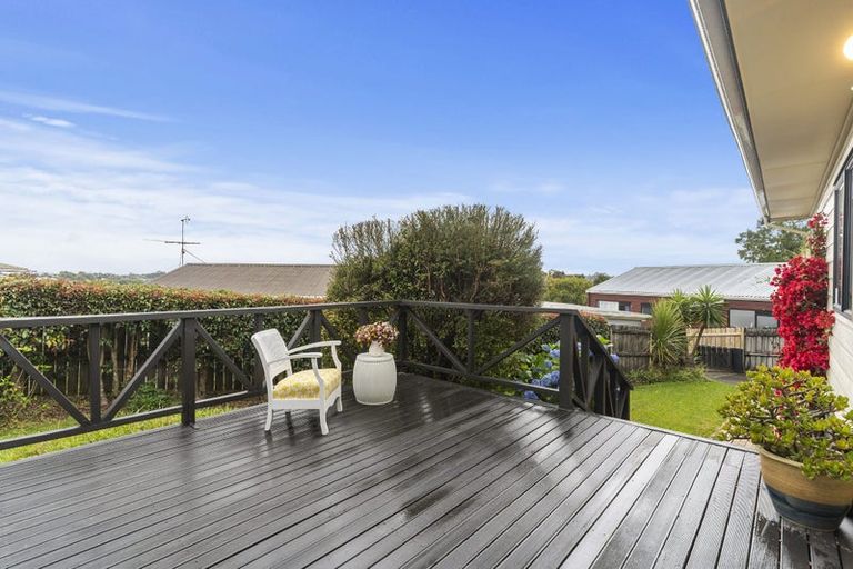 Photo of property in 2/23 Heathglen Place, Bayview, Auckland, 0629