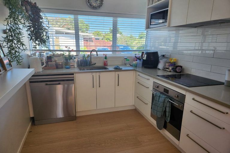 Photo of property in 1/38 William Souter Street, Forrest Hill, Auckland, 0620