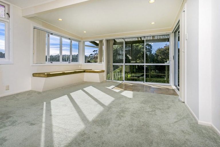 Photo of property in 120 Eskdale Road, Birkdale, Auckland, 0626