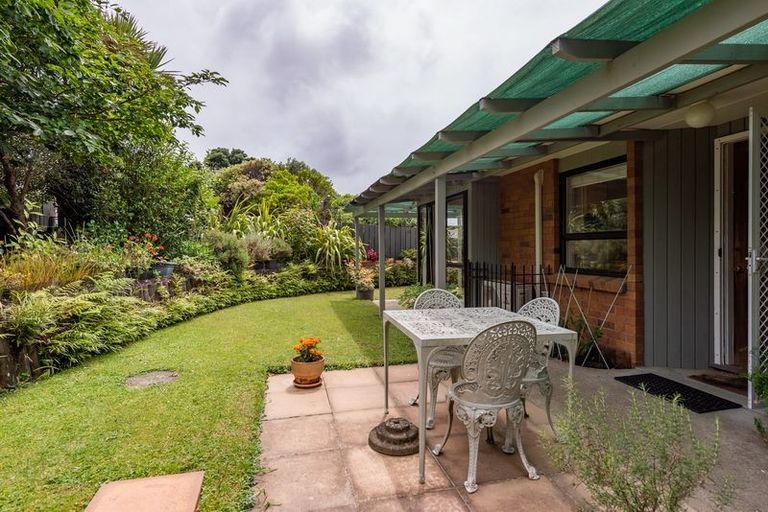 Photo of property in 17a Coates Street, Tawa, Wellington, 5028