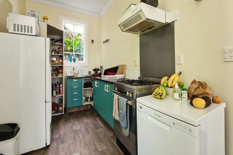 Photo of property in 123a Glenmore Street, Kelburn, Wellington, 6012