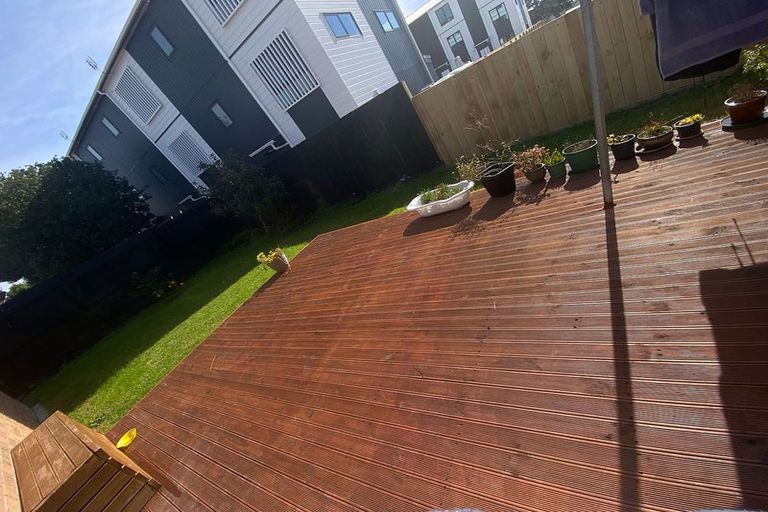 Photo of property in 15 Carlas Way, Ranui, Auckland, 0612