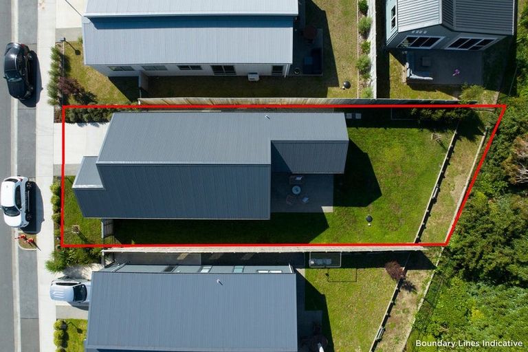 Photo of property in 11 Rotoiti Place, Paraparaumu, 5032