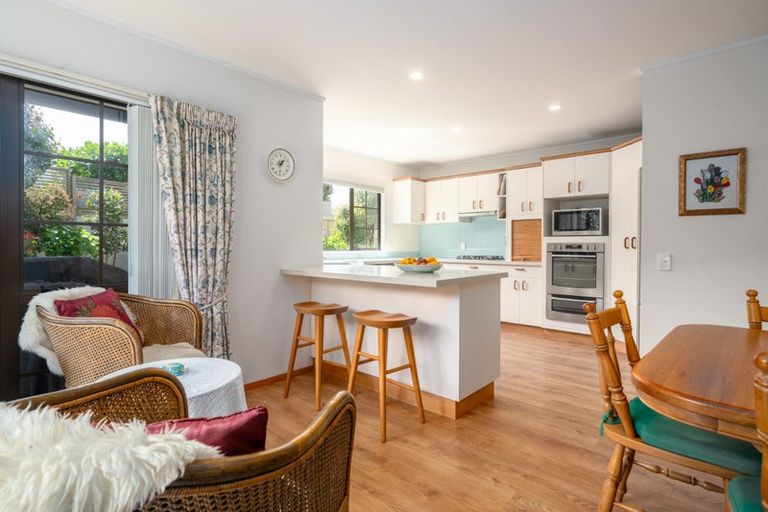 Photo of property in 158 Westchester Drive, Churton Park, Wellington, 6037