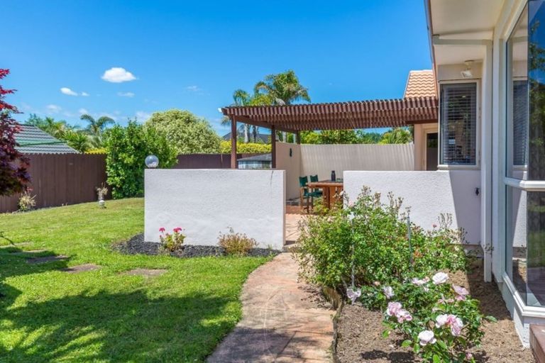 Photo of property in 25 Sunny Crescent, Huapai, Kumeu, 0810