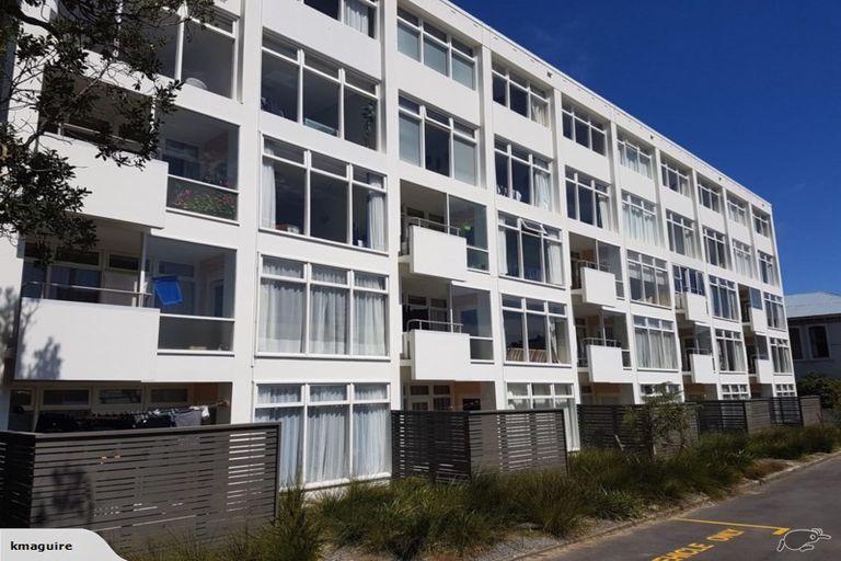 Photo of property in 4 Claremont Grove, Mount Victoria, Wellington, 6011