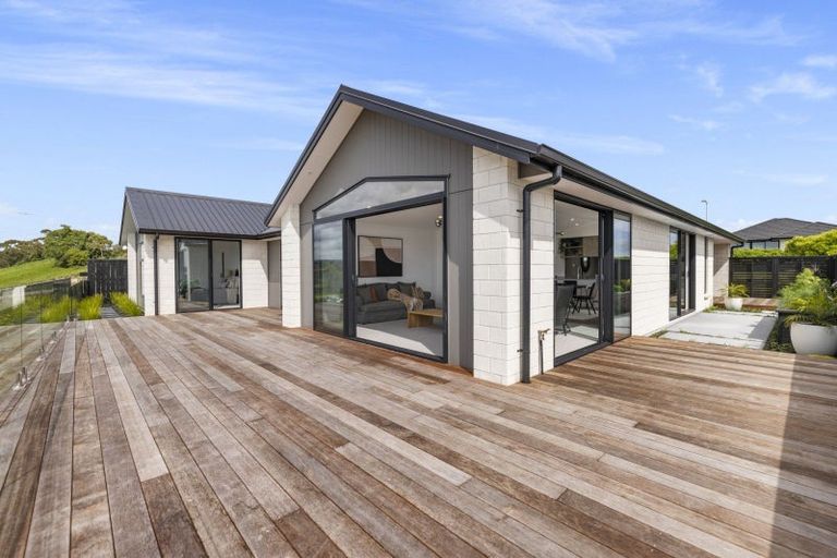 Photo of property in 9 Kahawai Place, Omokoroa, 3114