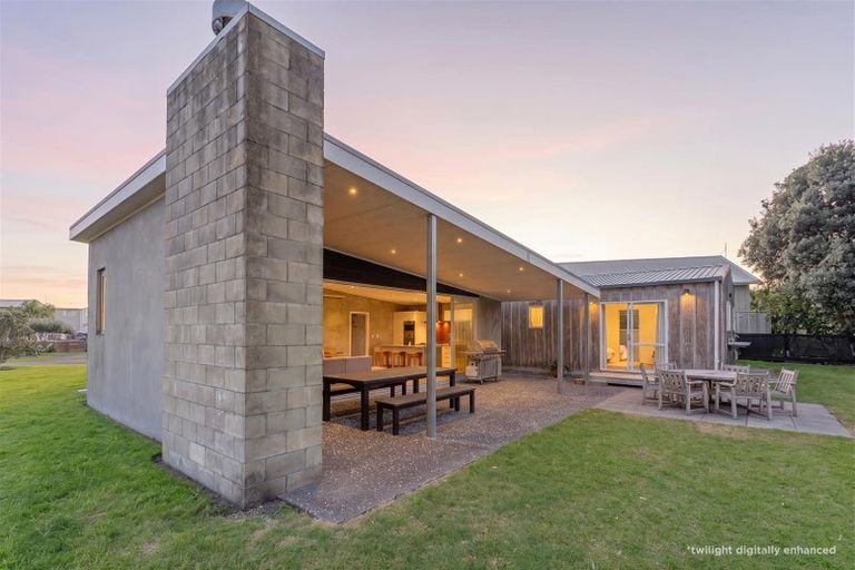 Photo of property in 111 Kauri Crescent, Matarangi, Whitianga, 3592
