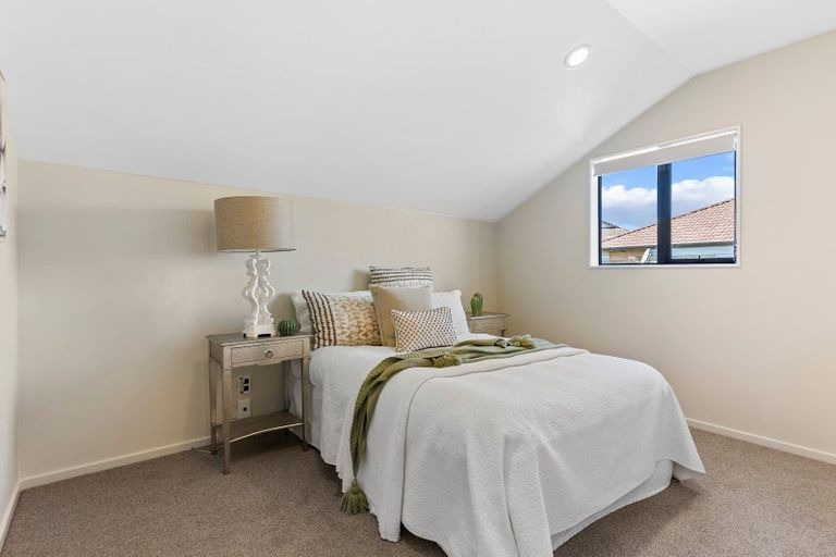 Photo of property in 79 Kirikiri Drive, Papakura, 2110