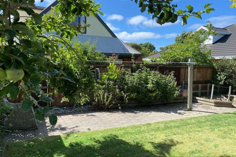 Photo of property in 15 Althorp Place, Avonhead, Christchurch, 8042