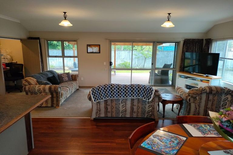 Photo of property in 1b Wellington Street, Feilding, 4702