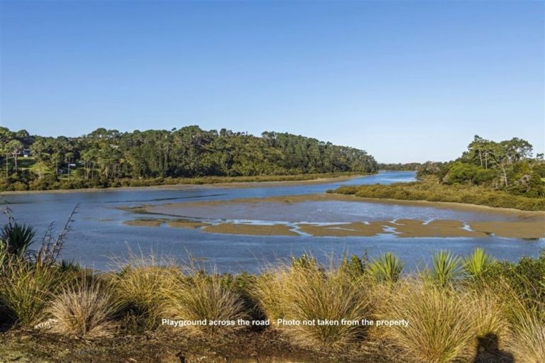 Photo of property in 7 William Blake Way, Riverhead, 0820